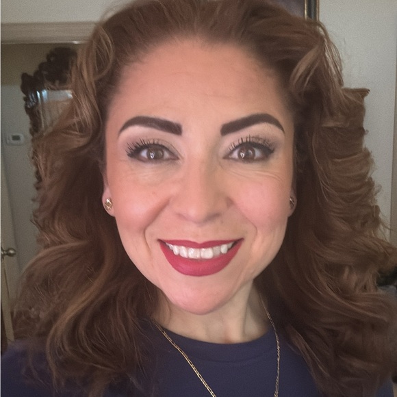 Meet your Posher, Juana - Picture 1 of 2